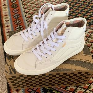 Brand new lizzie armanto sk8 hi vans